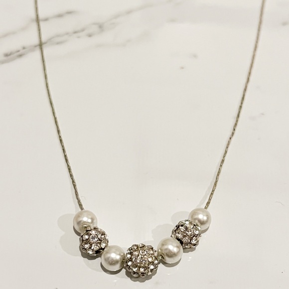 Dainty pearl and sparkly ball necklace - Picture 3 of 3